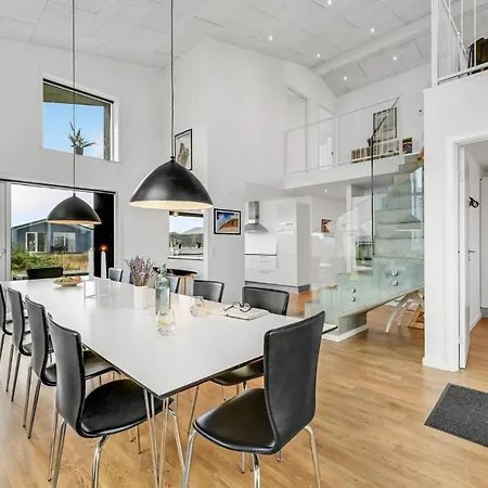 6 Bedroom Gorgeous Home In Ringkobing Semesterbostad *